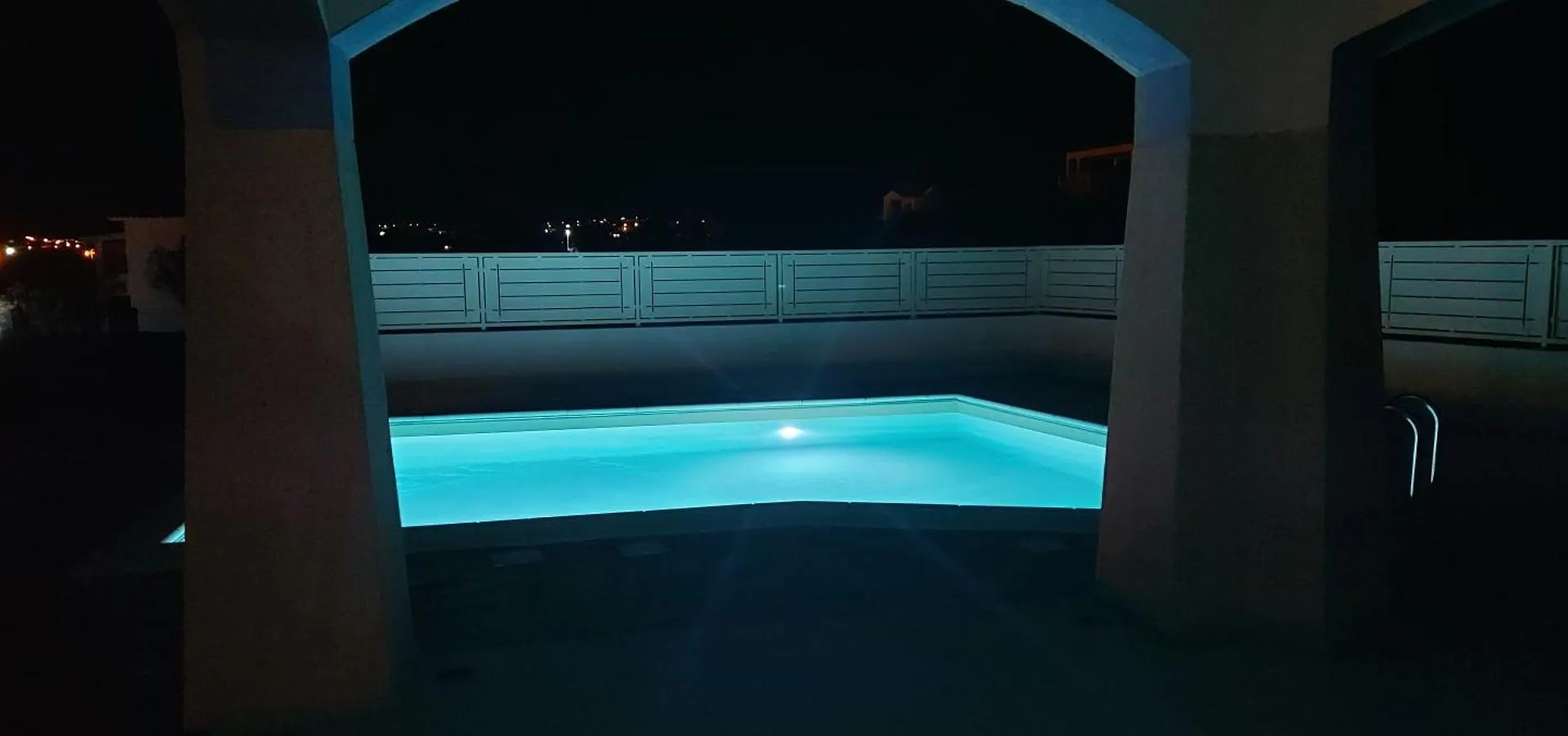 Villa Con Piscina Vista Mare ブドーニ イタリア